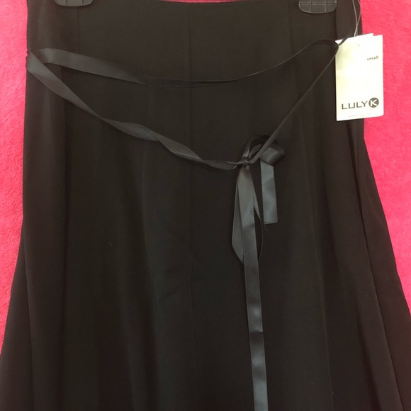 🛍️Accepting Offers 🛍️Luly K A Line Skirt🖤 - Picture 6 of 8